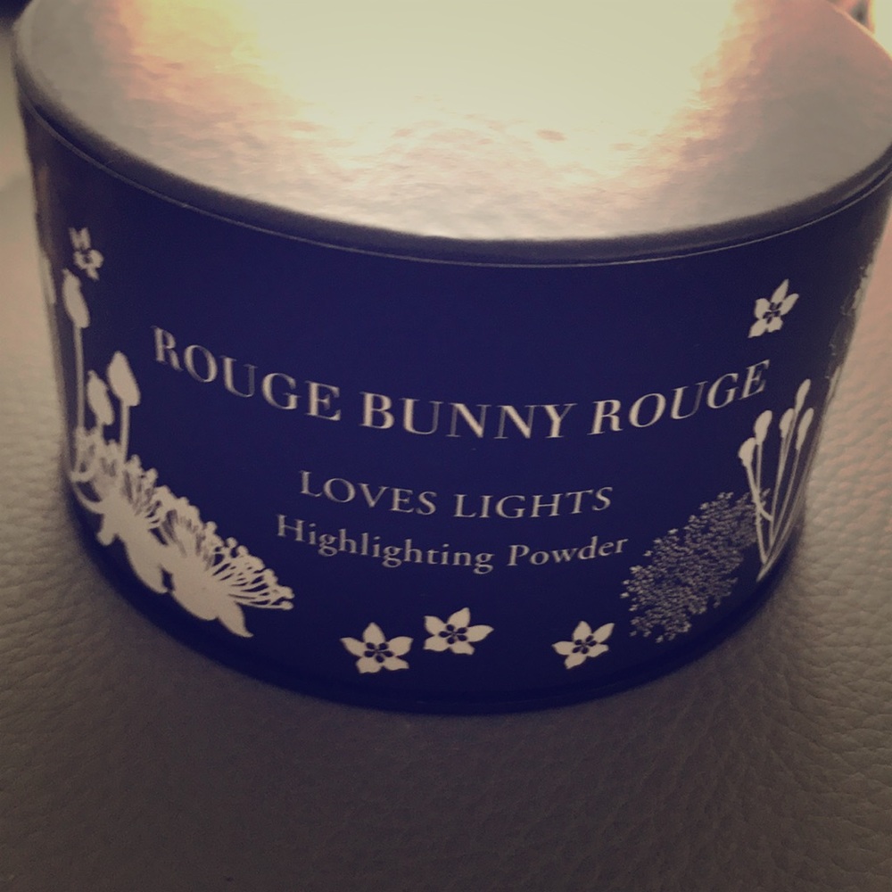 Rouge Bunny Rouge Loves Light Highlighting Powder